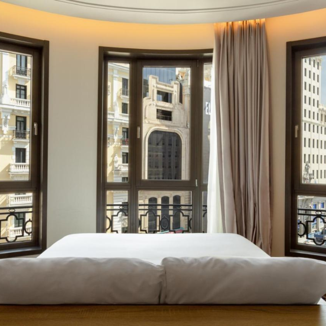 Deluxe Grand View