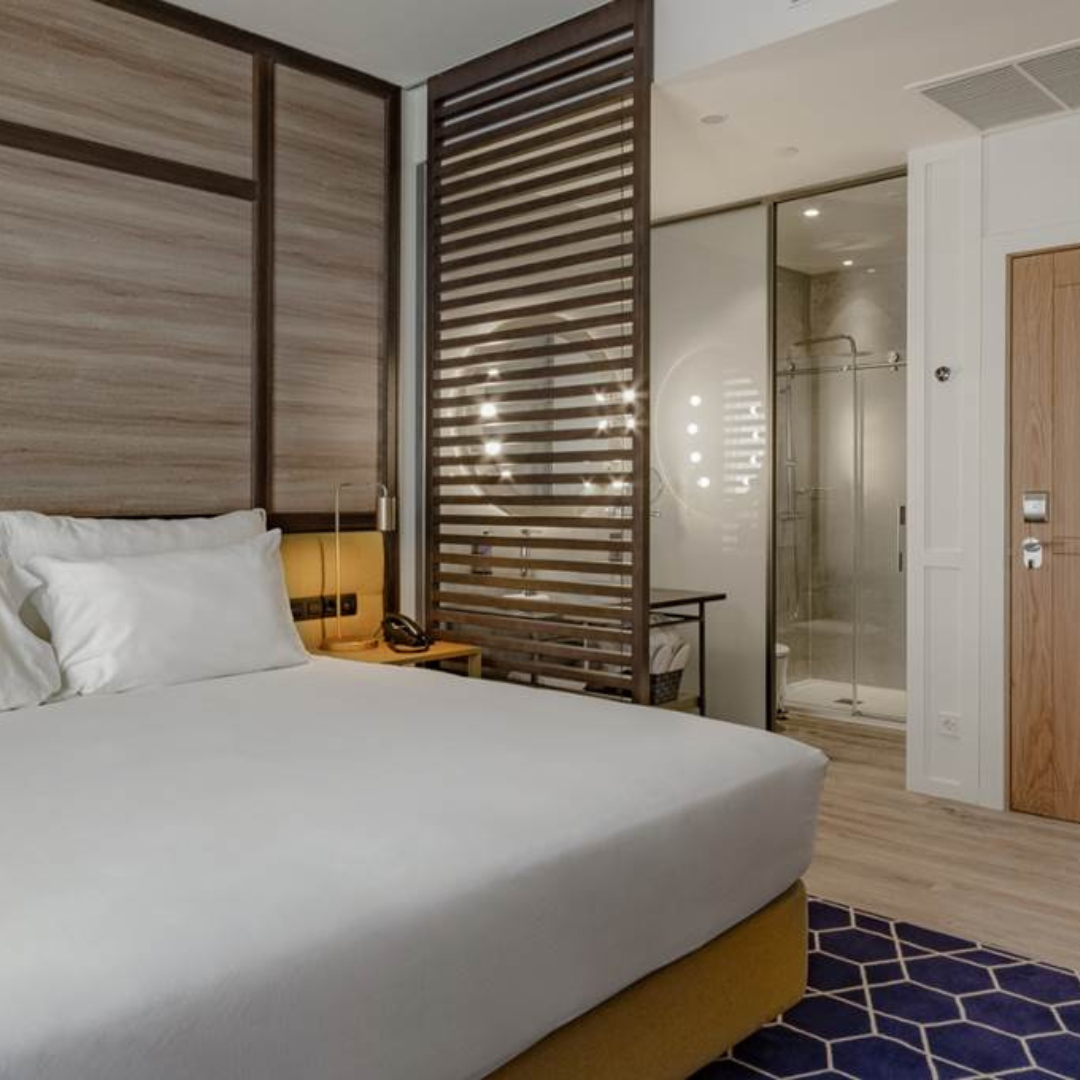 Legend Room