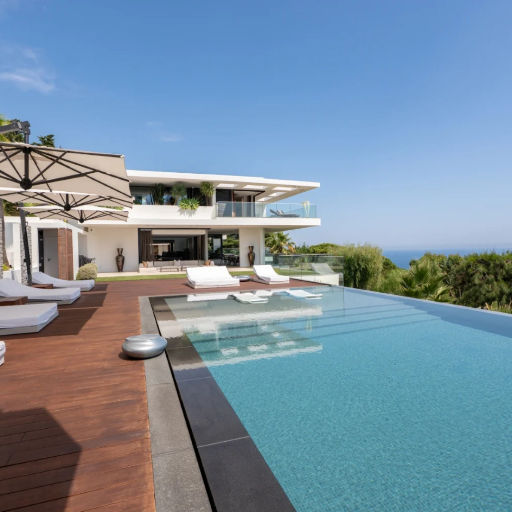 Investing in Luxury Real Estate